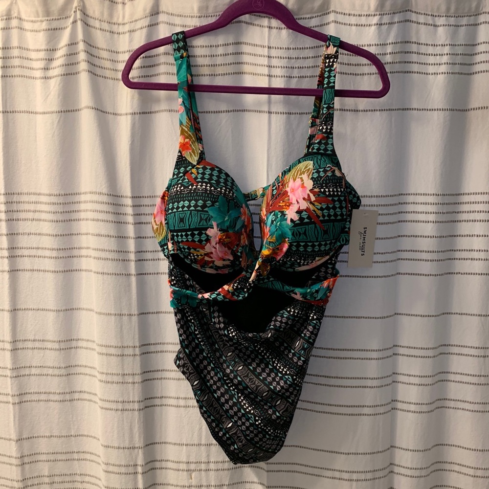 Swimsuits For All Underwire 1 Piece Swimsuit